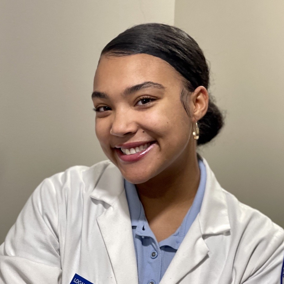 Dr. Logan DeBeatham Terapeuta Ocupacional | El Instituto Voz | Washington DC