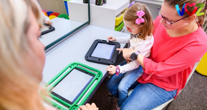 How Can Speech Therapy Help Hearing Impaired Kids? - Helping Them Develop Speech And Language | The Voz Institute | Bilingual Speech Therapist Clinic Washington DC